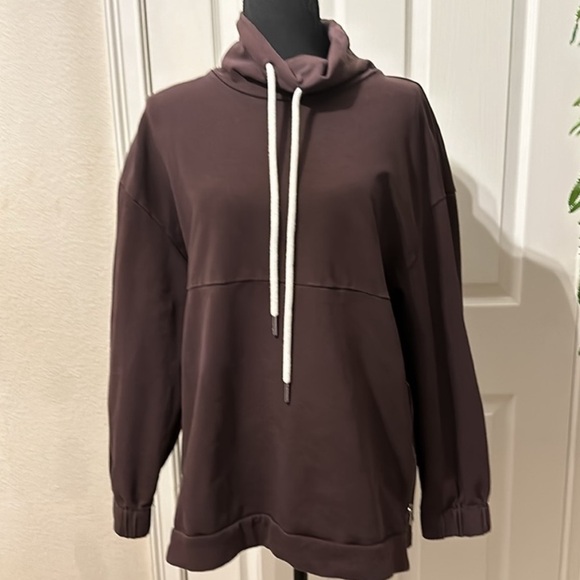Varley Eggplant Warwick sweatshirt size Small - Picture 2 of 3